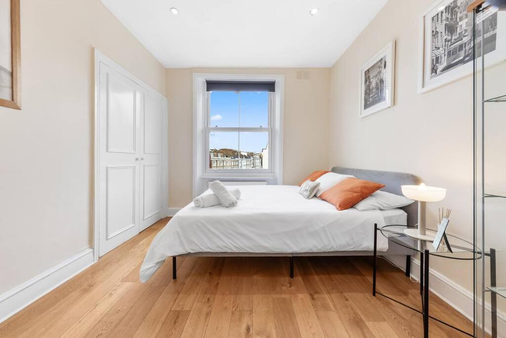 Spacious Sleep 11 With Terrace In Earls Court Ec99 Londra Exterior foto