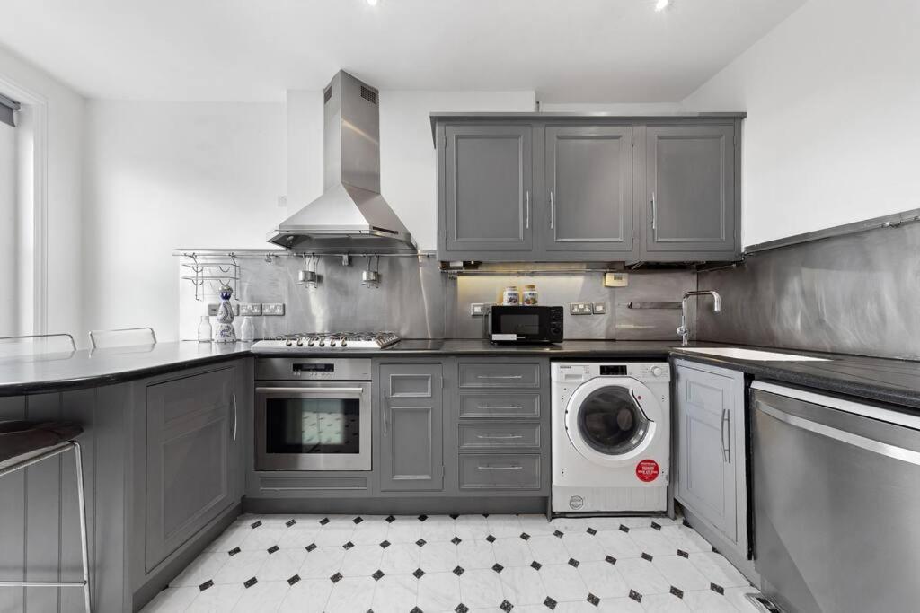 Spacious Sleep 11 With Terrace In Earls Court Ec99 Londra Exterior foto