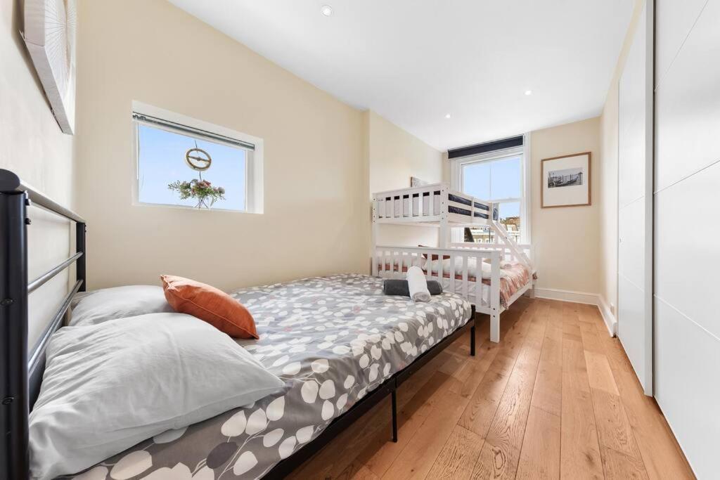 Spacious Sleep 11 With Terrace In Earls Court Ec99 Londra Exterior foto