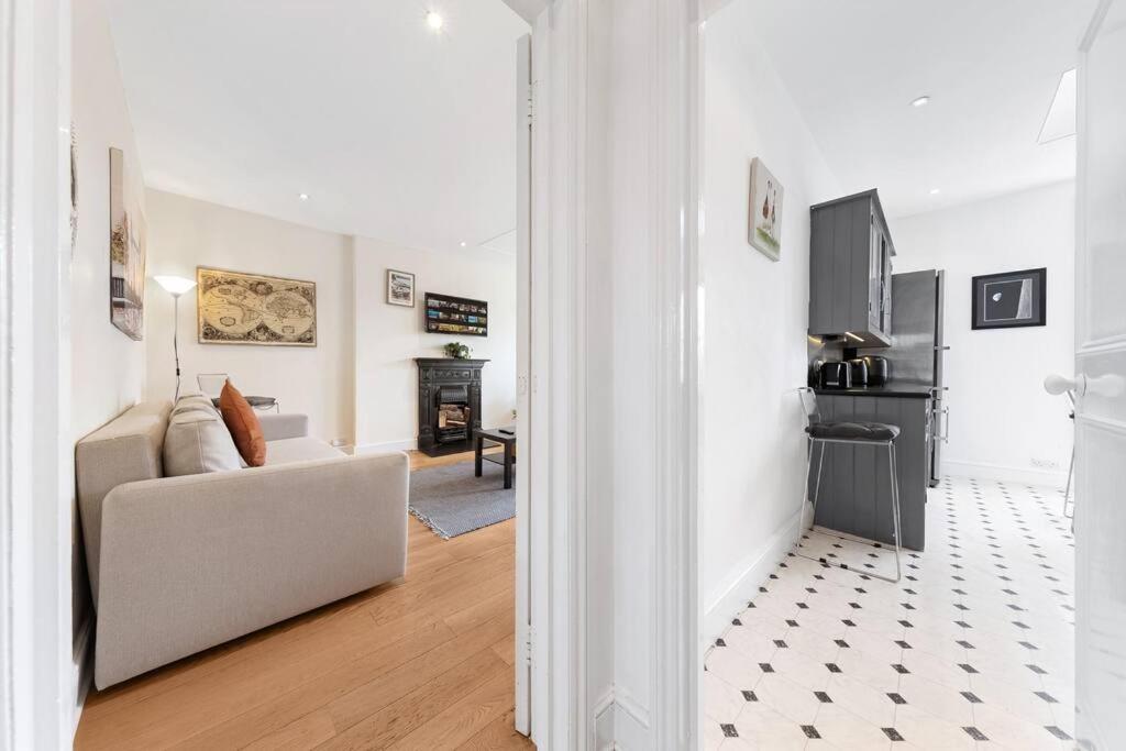 Spacious Sleep 11 With Terrace In Earls Court Ec99 Londra Exterior foto
