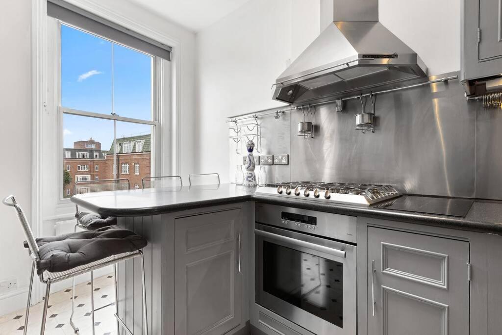 Spacious Sleep 11 With Terrace In Earls Court Ec99 Londra Exterior foto