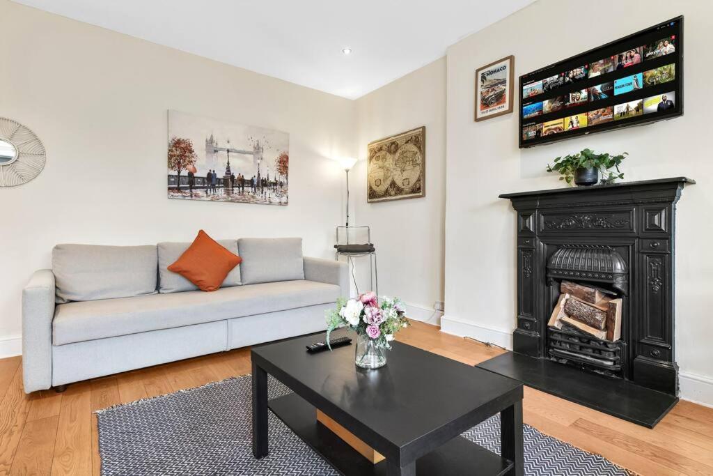 Spacious Sleep 11 With Terrace In Earls Court Ec99 Londra Exterior foto