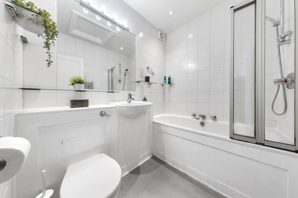 Spacious Sleep 11 With Terrace In Earls Court Ec99 Londra Exterior foto