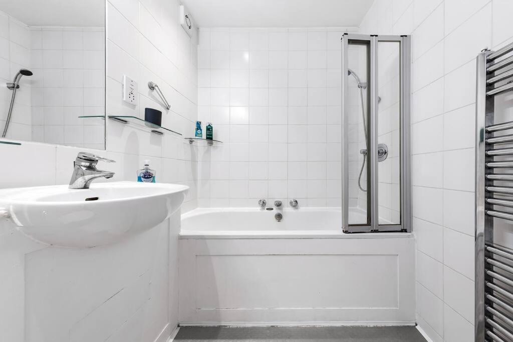Spacious Sleep 11 With Terrace In Earls Court Ec99 Londra Exterior foto