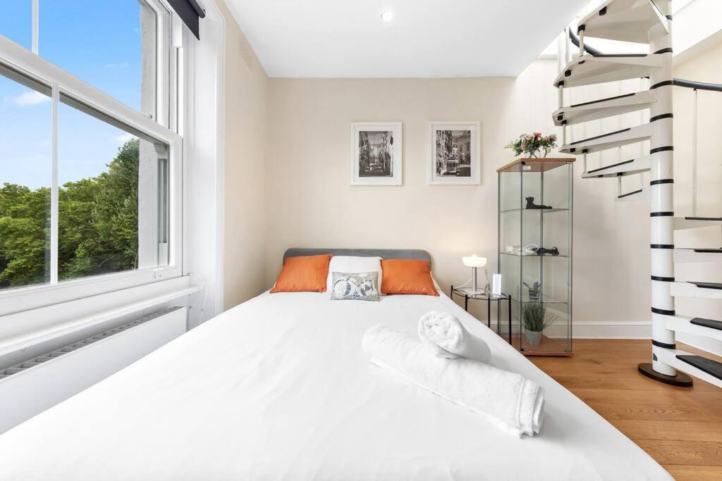 Spacious Sleep 11 With Terrace In Earls Court Ec99 Londra Exterior foto