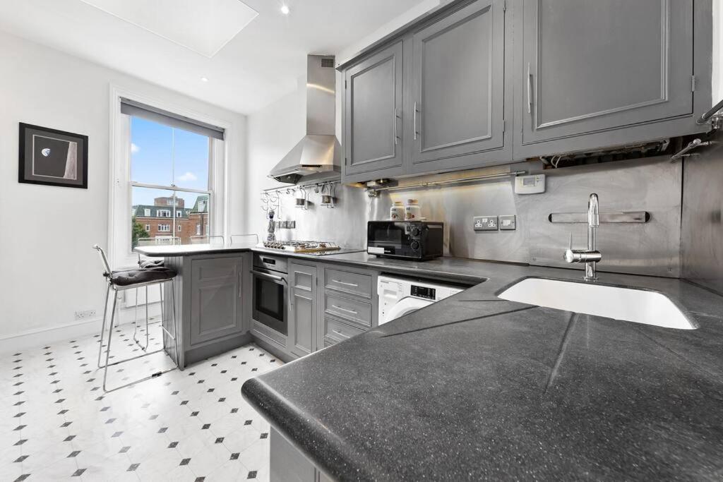 Spacious Sleep 11 With Terrace In Earls Court Ec99 Londra Exterior foto